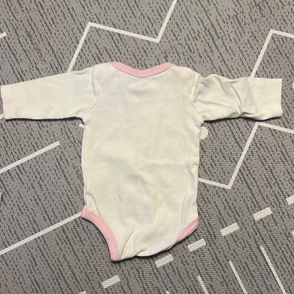 HB longsleeve onsies x3- US 0-3 - Picture 10 of 10